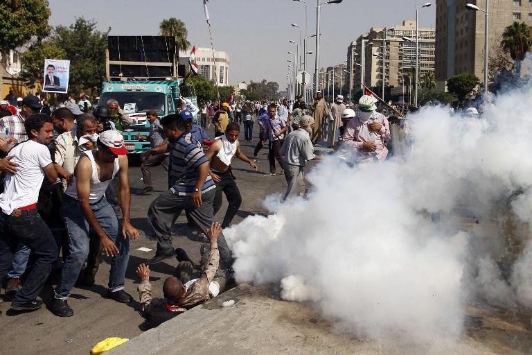 Confrontos entre manifestantes e Ex&eacute;rcito deixa mortos no Cairo