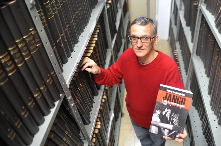 Livro ser&aacute; lan&ccedil;ado no dia 17 de julho, em Porto Alegre