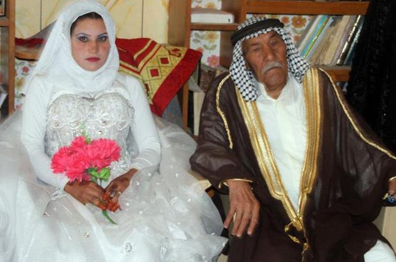 Fazendeiro iraquiano se casou com mulher 70 anos mais nova
