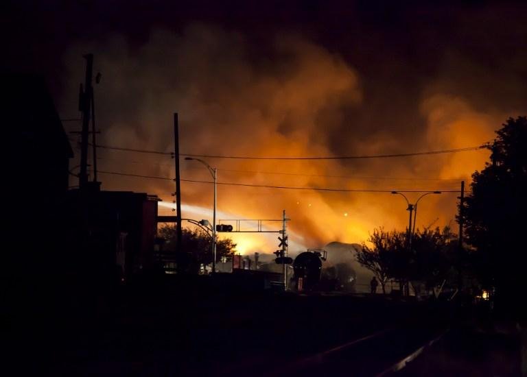 Acidente com trem no Canad&aacute; deixa um morto e provoca inc&ecirc;ndio