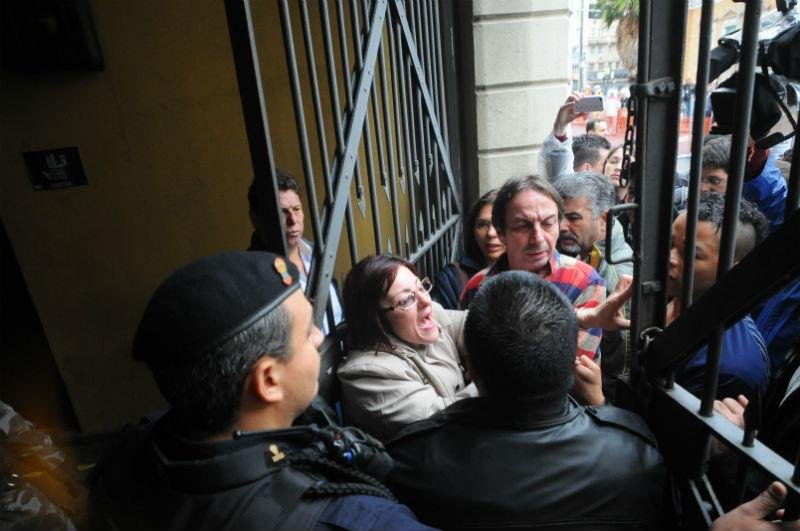 BM isola Mercado e impede entrada de comerciantes 