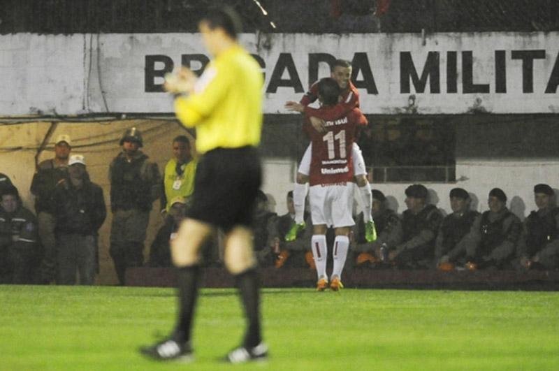 Meia celebra gola&ccedil;o e lembra semana fort&iacute;ssima de trabalhos do Inter