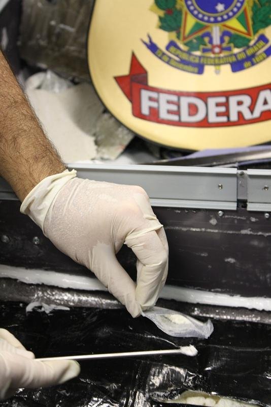 PF apreendeu 3,5 kg de coca&iacute;na