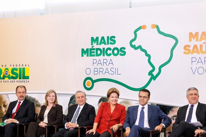 Mudan&ccedil;a prev&ecirc; que alunos trabalhem dois anos no SUS