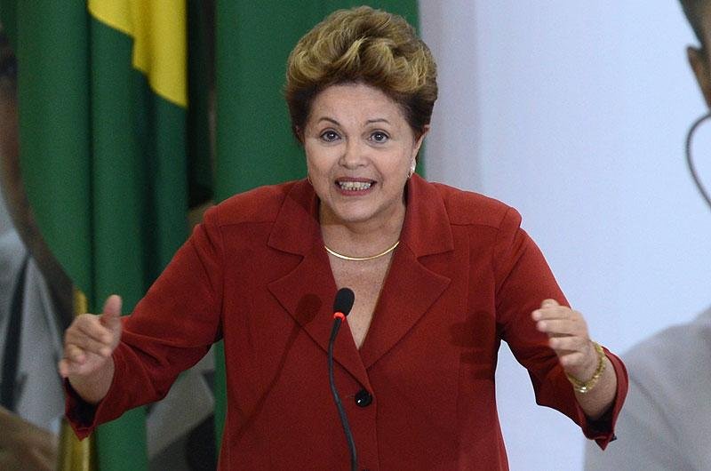 Dilma diz que j&aacute; tomou provid&ecirc;ncias sobre espionagem dos EUA