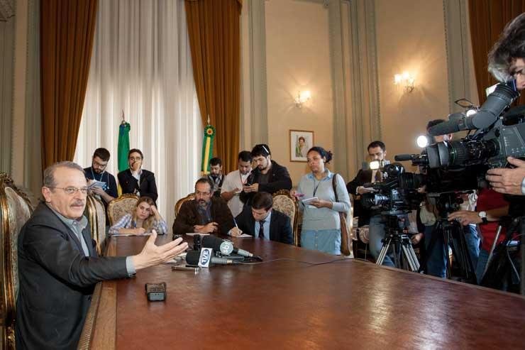 Tarso concedeu entrevista coletiva a jornalistas