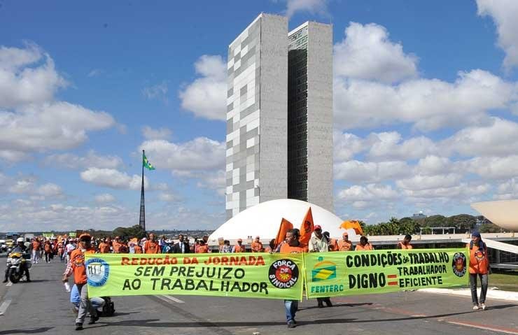 Trabalhadores protestaram no Dia Nacional de Luta na Esplanada dos Minist&eacute;rios