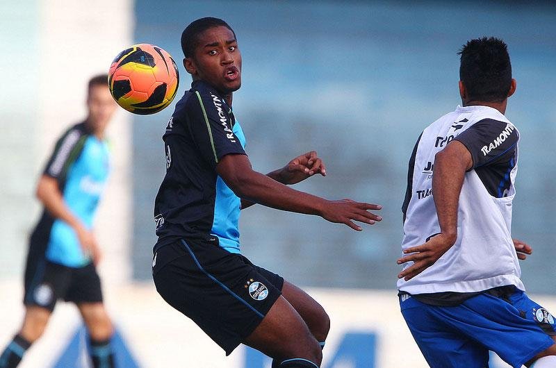 Matheus Biteco foi escolhido por Renato para compor meio