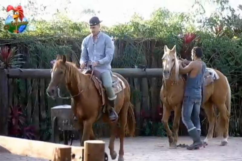 Beto e Mateus escapam de puni&ccedil;&atilde;o ao andar a cavalo