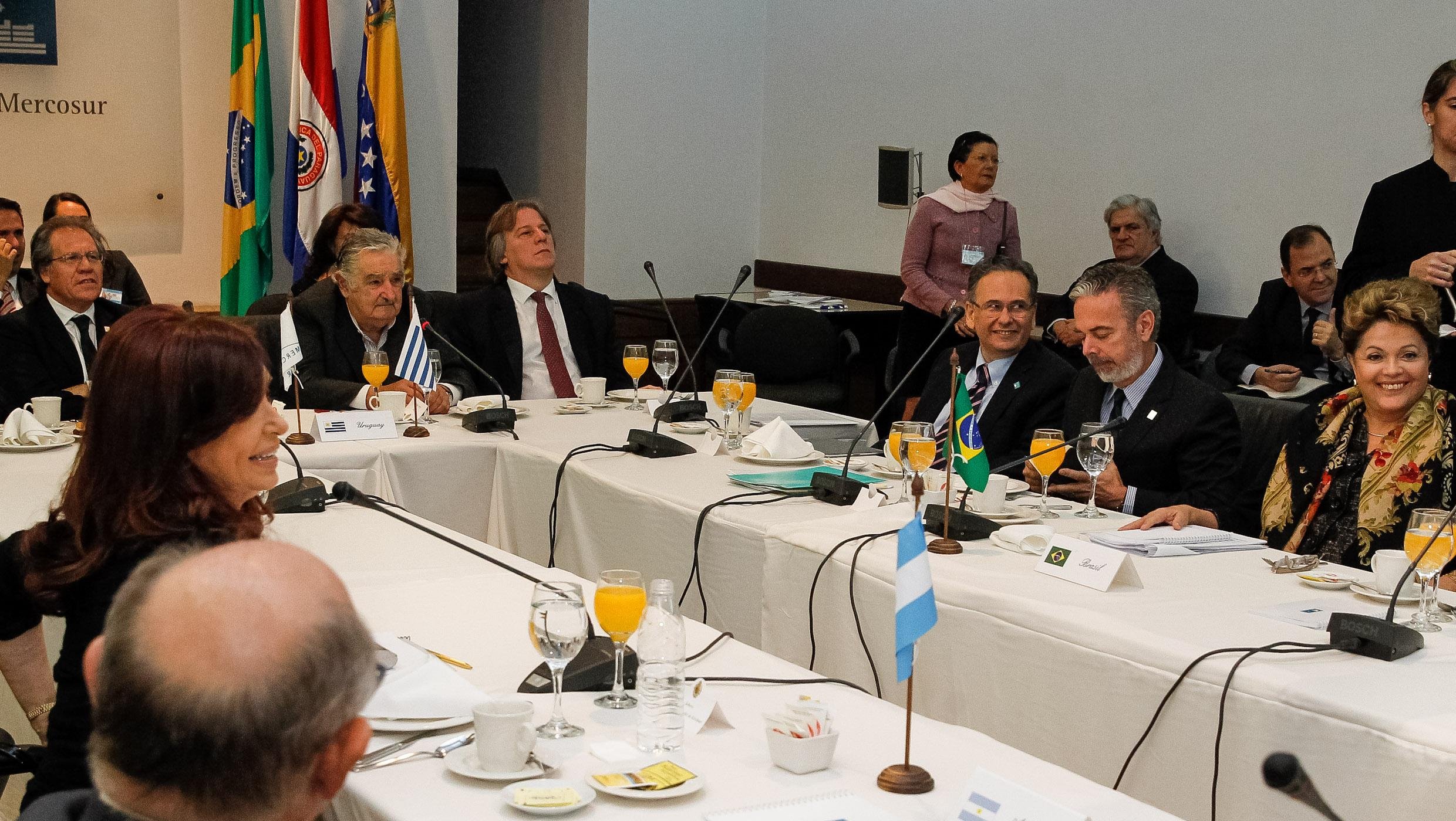 Caf&eacute; da manh&atilde; reuniu presidentes dos pa&iacute;ses membros do Mercosul