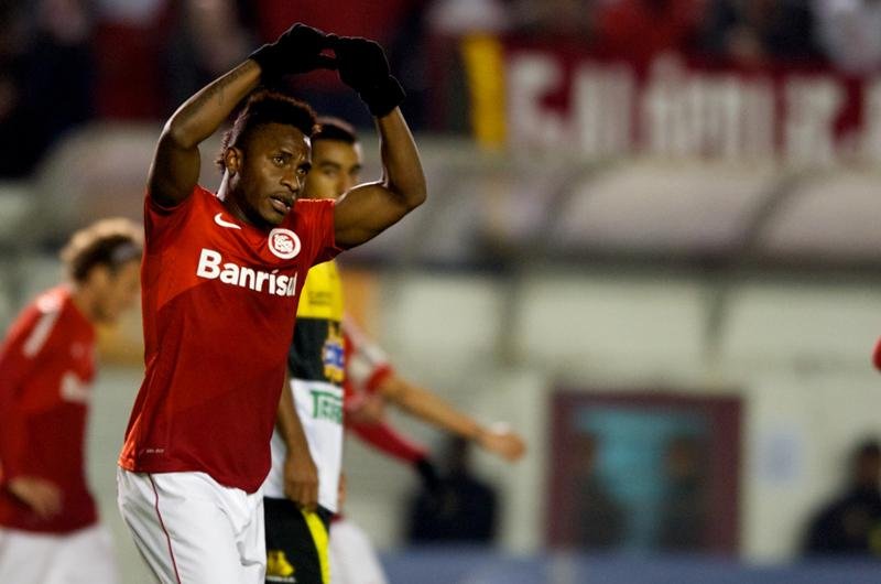 Volante deveria cumprir suspens&atilde;o contra o Vasco, mas n&atilde;o tinha contrato registrado