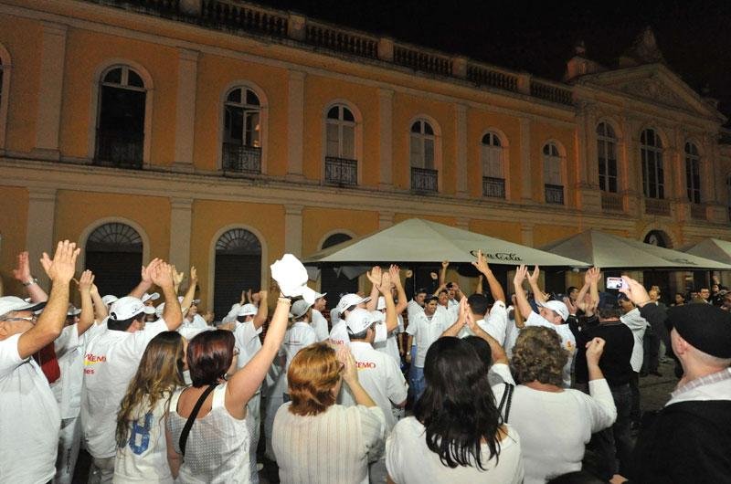 Abra&ccedil;o ao Mercado P&uacute;blico re&uacute;ne dezenas