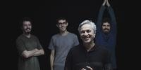 Caetano Veloso, acompanhado de banda, mostra seu novo disco hoje, no Teatro Feevale