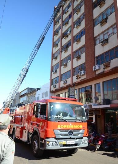 Em Santo &Acirc;ngelo, escada atinge apenas 30 metros