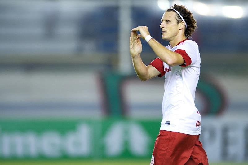 Uruguaio coroou boa fase com gol ol&iacute;mpico