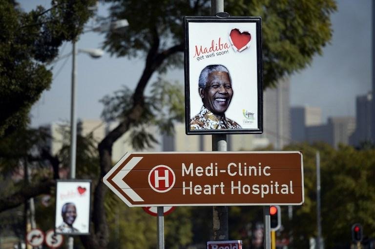 Mandela est&aacute; consciente e responde espontaneamente, diz neto do ex-presidente 