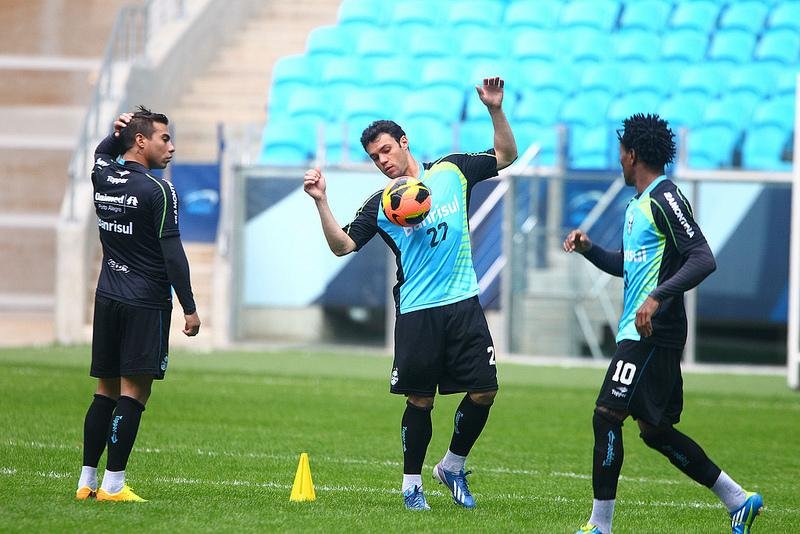 Kleber desafia Gr&ecirc;mio a manter pegada no Brasileir&atilde;o 