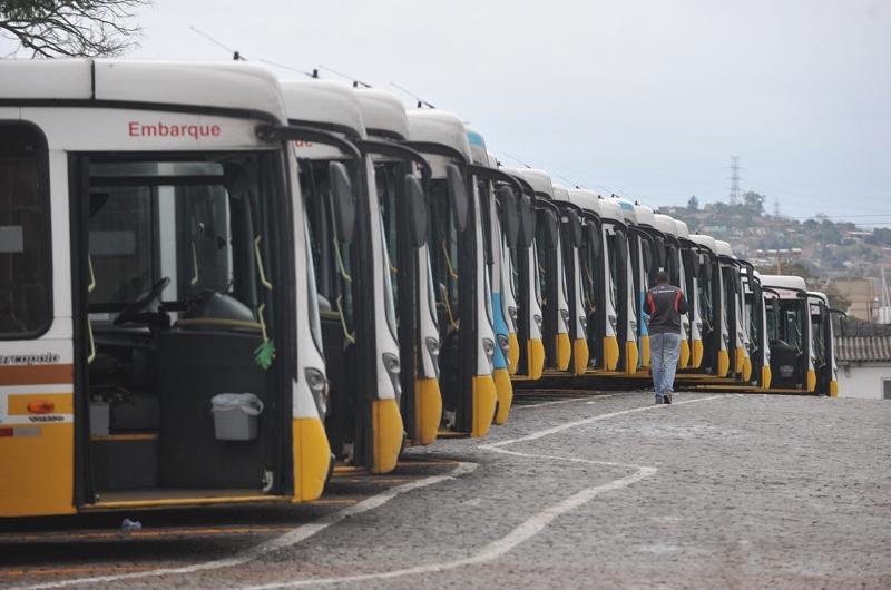 &Ocirc;nibus da Carris e da Nortran n&atilde;o sa&iacute;ram das garagens nesta quinta-feira