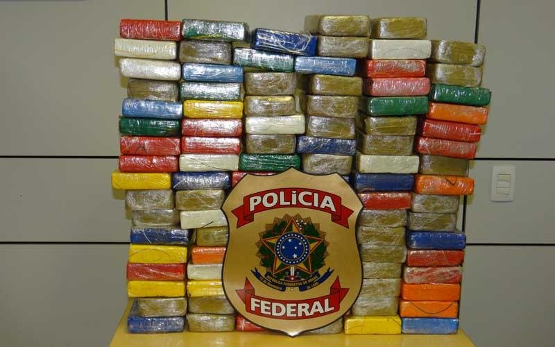 Pol&iacute;cia Federal encontrou droga no fundo falso de um caminh&atilde;o
