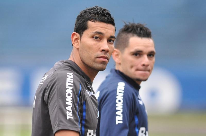 Flamengo adquiriu 50% dos direitos econ&ocirc;micos de Andr&eacute; Santos (E)