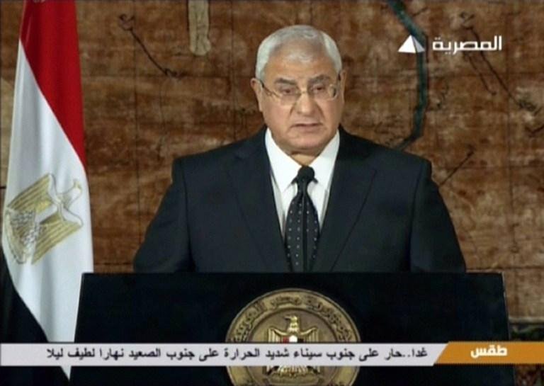 Adly Mansour prometeu dedica&ccedil;&atilde;o para combater viol&ecirc;ncia no Egito