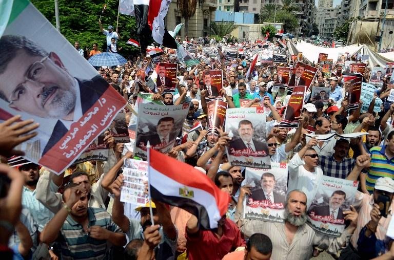 Partid&aacute;rios de Mursi voltaram a protestar nas ruas do Cairo