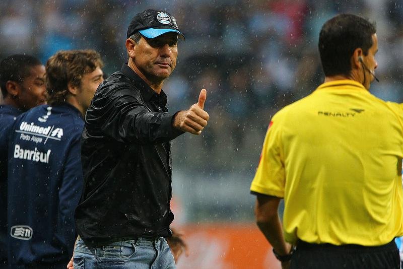 T&eacute;cnico do Gr&ecirc;mio garantiu que ir&aacute; aproveitar volante paraguaio na temporada 