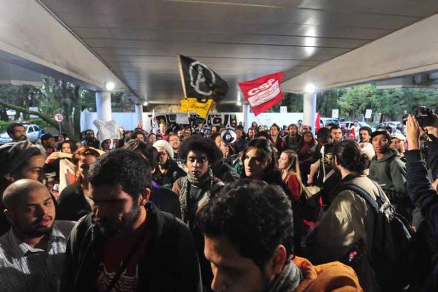 Sa&iacute;da ocorreu de forma pac&iacute;fica, ap&oacute;s um acordo firmado