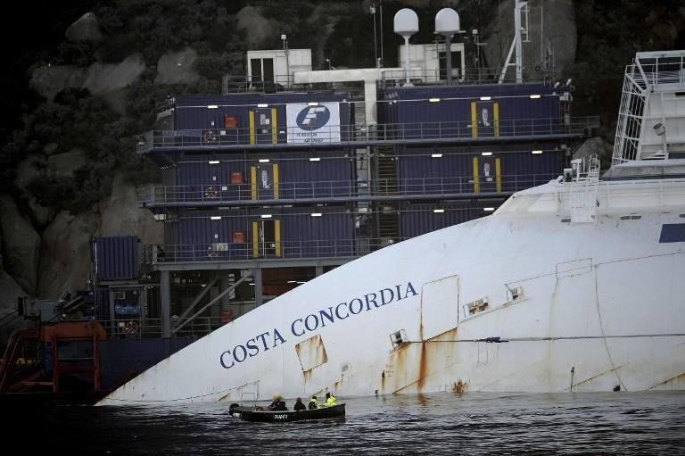 Naufr&aacute;gio do Costa Concordia matou 32 pessoas na It&aacute;lia