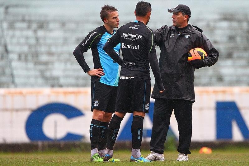 Gr&ecirc;mio mira retrospecto de Renato em 2010 por nova arrancada