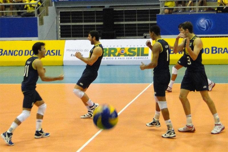 Brasil vence Bulg&aacute;ria e decide t&iacute;tulo da Liga Mundial