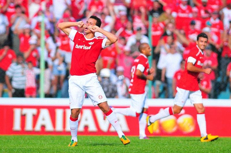 Jornais italianos noticiam recuo do Napoli por Dami&atilde;o 