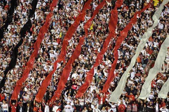 Torcida do S&atilde;o Paulo marca protesto antes de jogo contra o Inter
