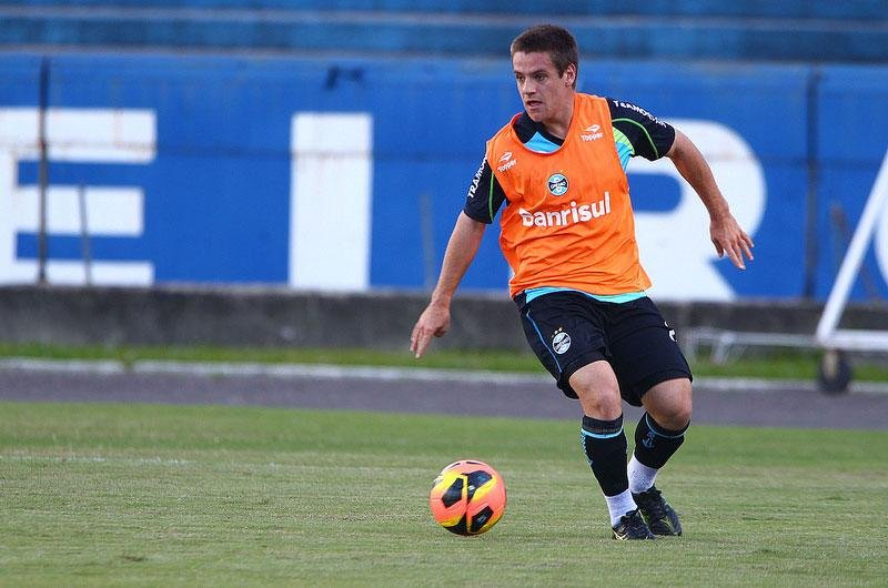 Ramiro aposta no trabalho para compensar pouca altura
