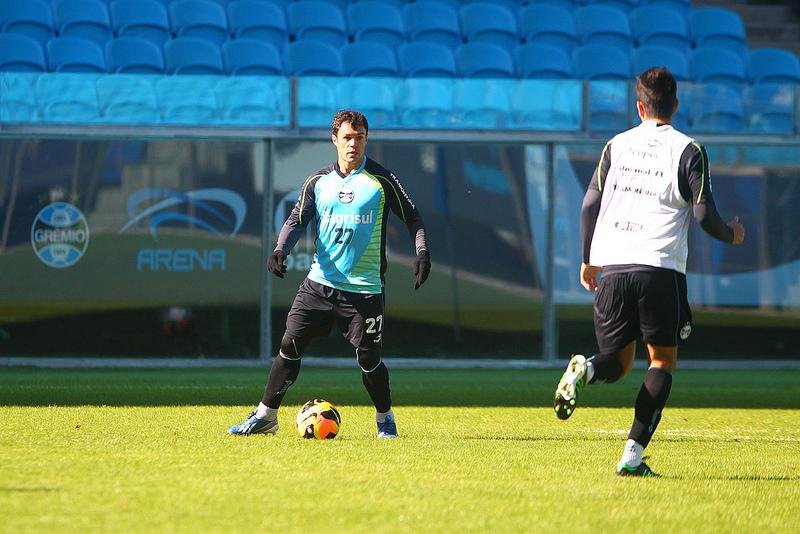 Amizade entre os jogadores aumentou com Renato, garante Kleber