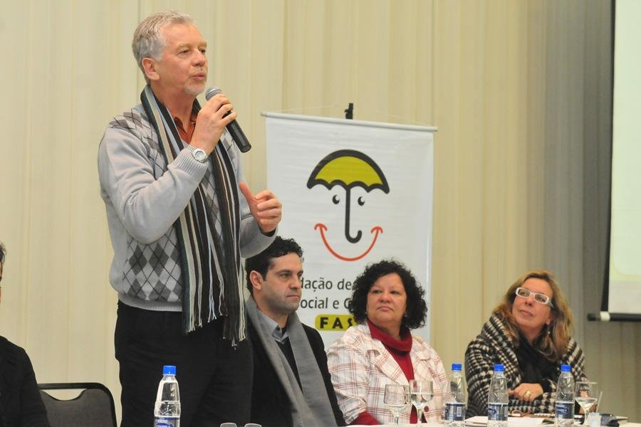 Fortunatti explicou que a bolsa concedida pela prefeitura servir&aacute; como um refor&ccedil;o no or&ccedil;amento familiar por um per&iacute;odo limitado at&eacute; um ano