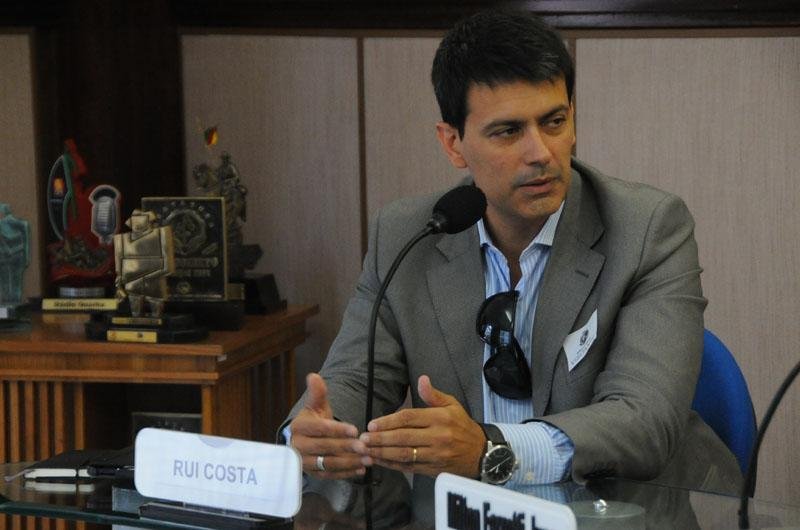 Diretor do Gr&ecirc;mio destacou obriga&ccedil;&atilde;o de bater o Flu