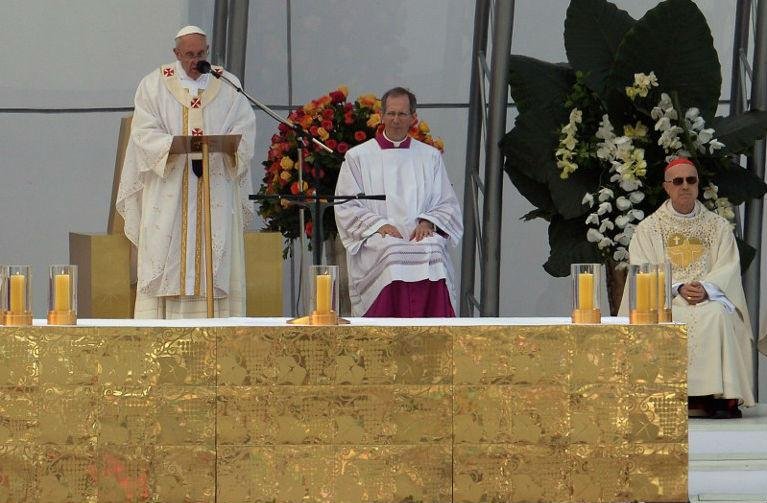 Papa celebra missa nas areias de Copacabana