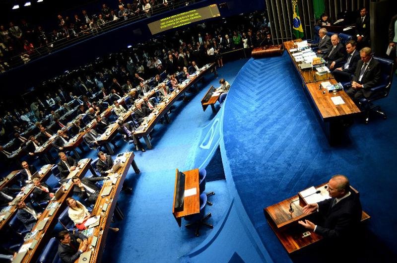 Fim da supl&ecirc;ncia &eacute; um dos itens citados na sugest&atilde;o de plebiscito para a reforma pol&iacute;tica