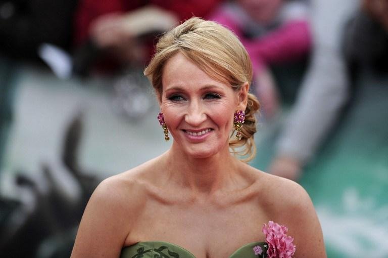 J.K Rowling ficou famosa pela saga Harry Potter