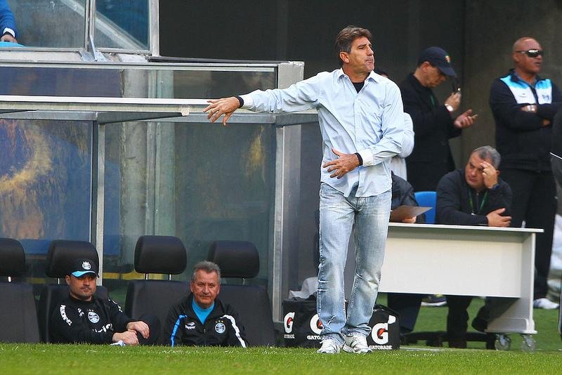 Portaluppi n&atilde;o garante titularidade, mas afirma que Riveros dever&aacute; crescer no Gr&ecirc;mio