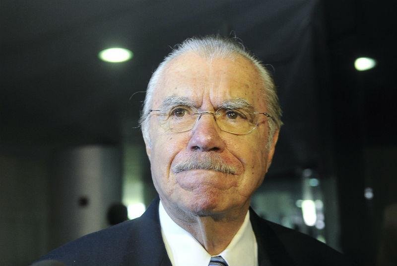 Sarney &eacute; internado com infec&ccedil;&atilde;o respirat&oacute;ria aguda