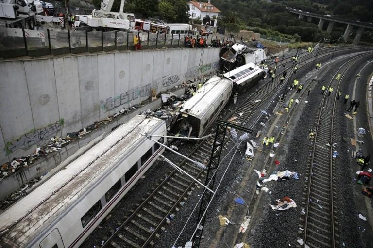 Descarrilamento teria sido causado por excesso de velocidade