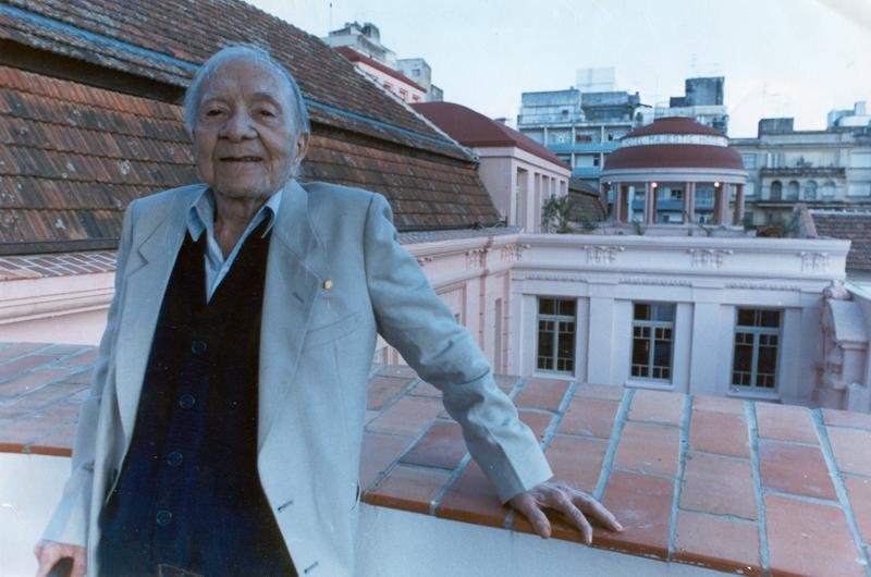 V&aacute;rios eventos recordam o poeta Mario Quintana, que faria seu 107&ordm; anivers&aacute;rio hoje