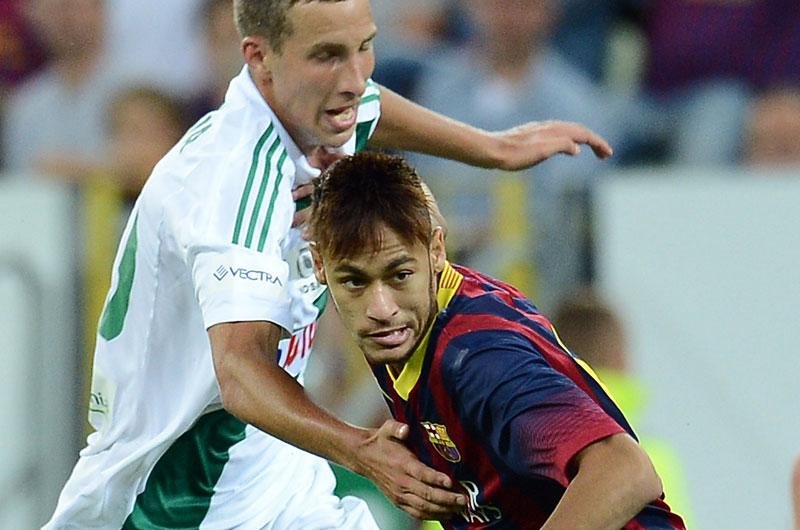 Neymar foi bastante marcado em sua estreia pelo Barcelona