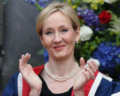 J.K Rowling ficou famosa pela saga Harry Potter