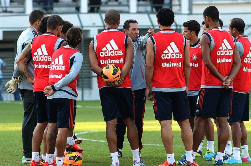 T&eacute;cnico ter&aacute; que deixar de lado o terno e a camisa social
