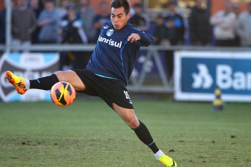 Gr&ecirc;mio espera pena m&iacute;nima para Vargas 