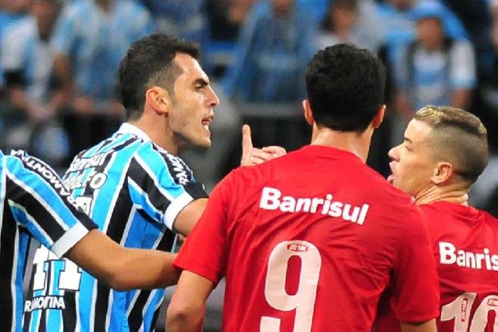 Rhodolfo alerta para velocidade do Coritiba e bola parada de Alex