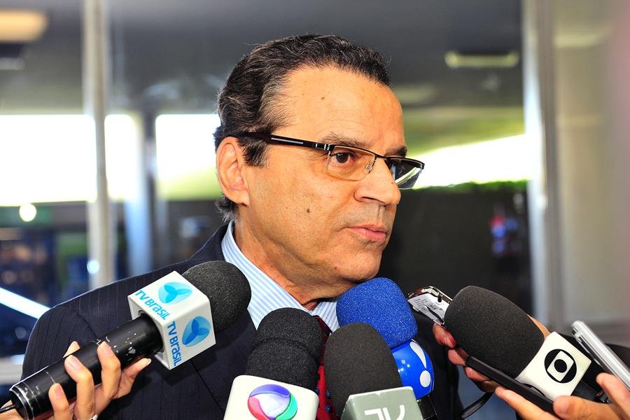 Henrique Alves disse que aprova&ccedil;&atilde;o da PEC &eacute; um compromisso de quando era candidato para chefiar a C&acirc;mara
